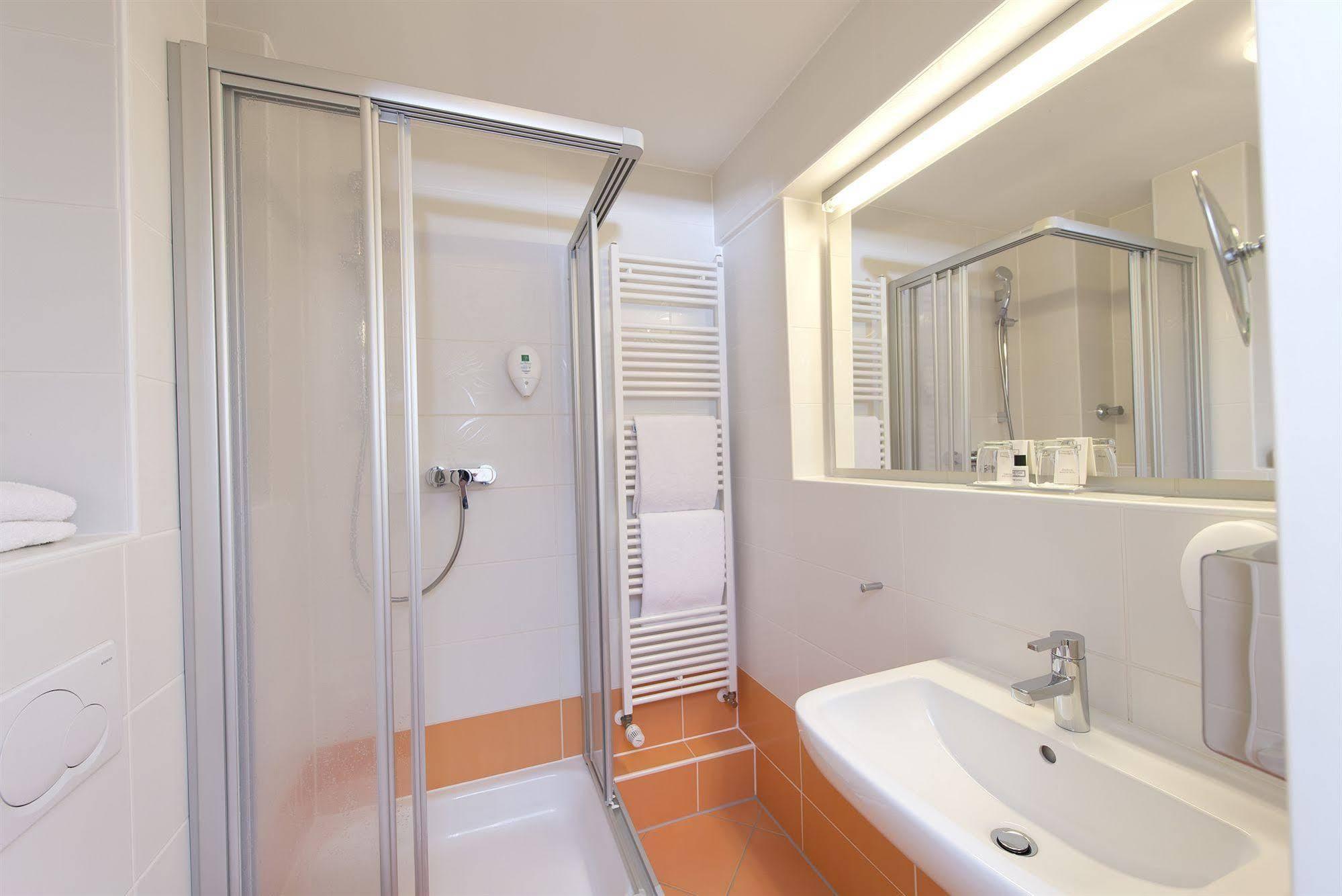 Tryp By Wyndham Frankfurt Hotel Frankfurt am Main Quarto foto